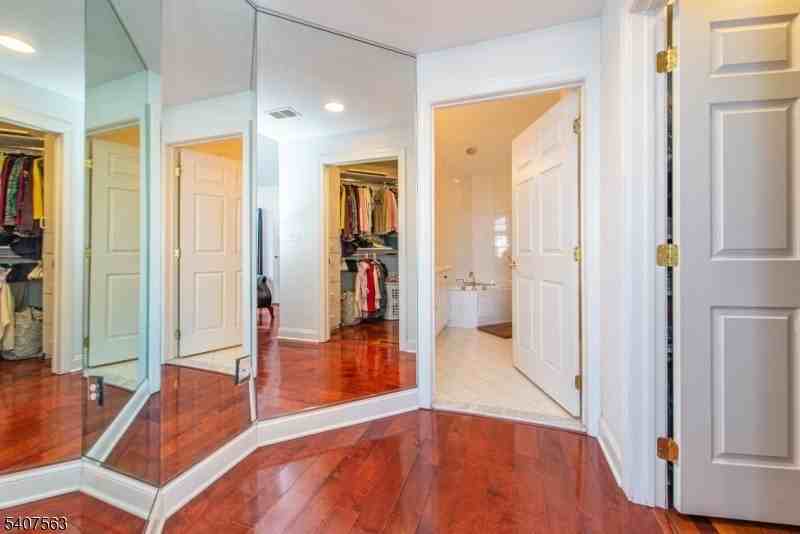 115 Kensington Ln - Photo 3 of 22