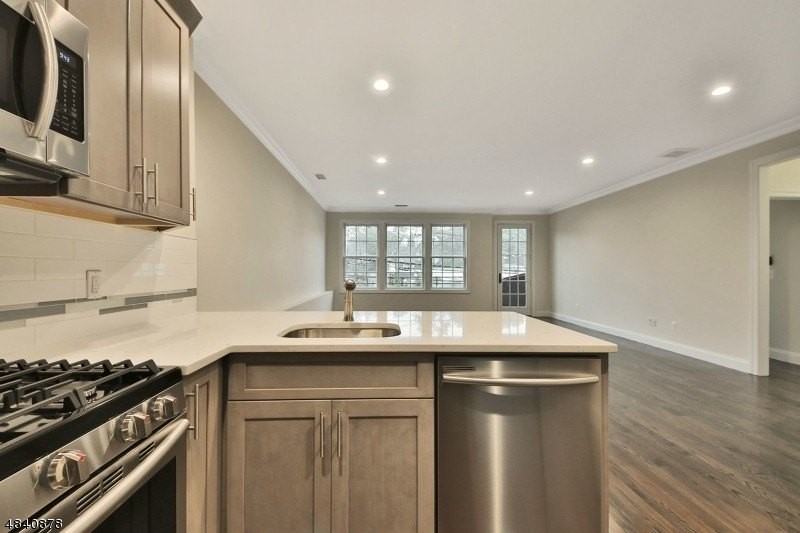 115 Watchung Ave #1 - Photo 5 of 15