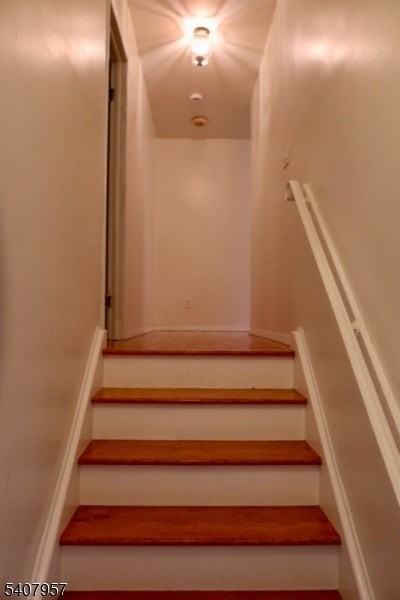 33 Fournier Cres - Photo 7 of 19