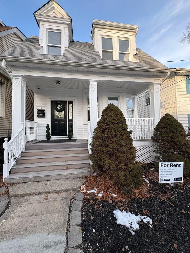 114 Overlook Ave #1stFL