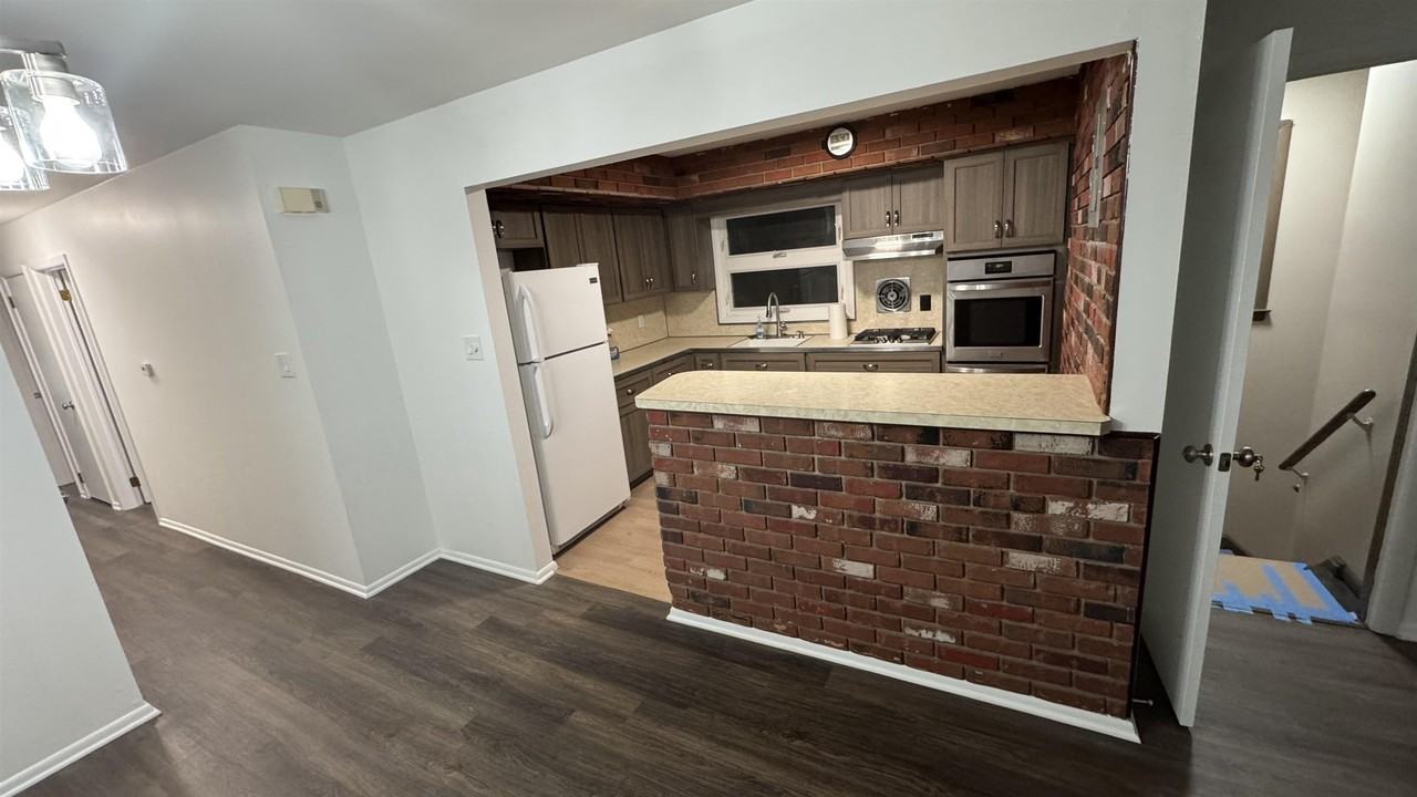 18 E 46th St - Photo 5 of 16