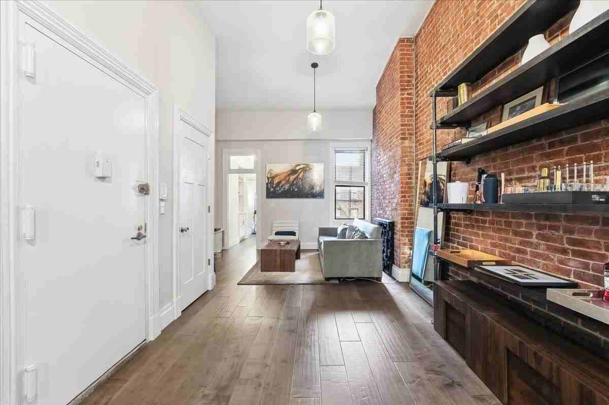 1122 Hudson St #5B - Photo 2 of 27