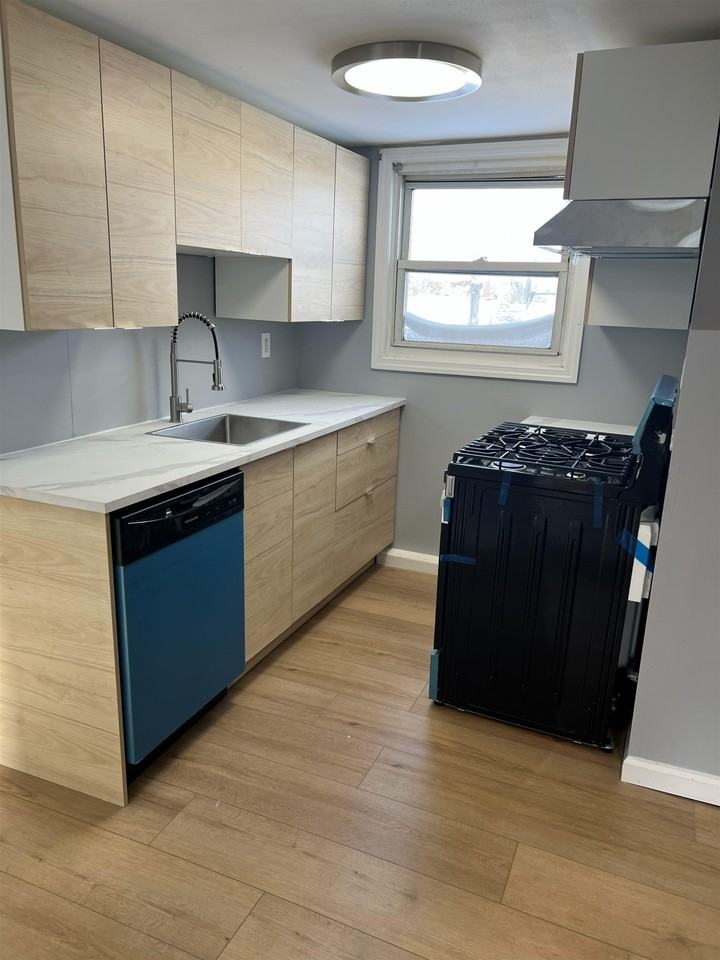 571 Avenue A #4 - Photo 4 of 16