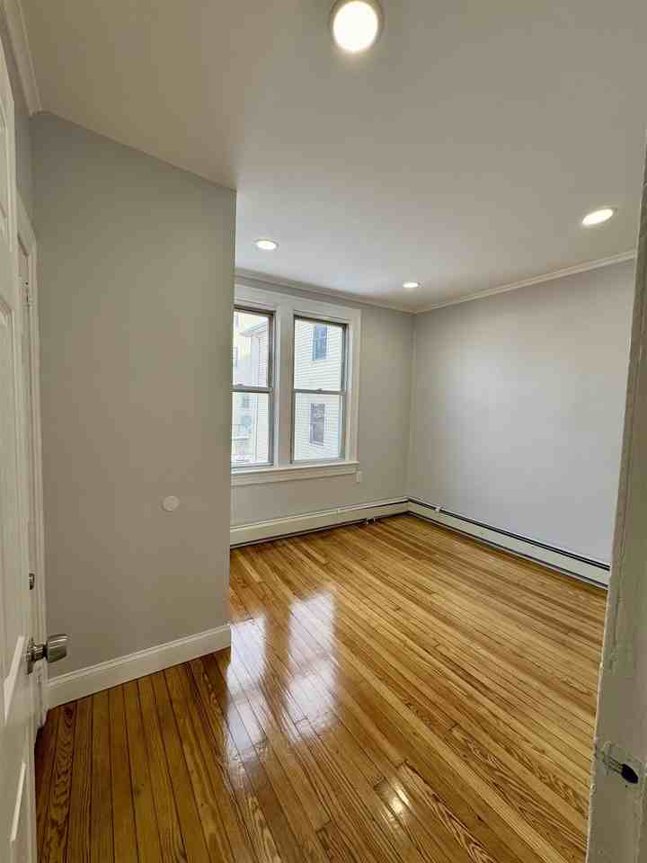 204 Zabriskie St #2 - Photo 7 of 15