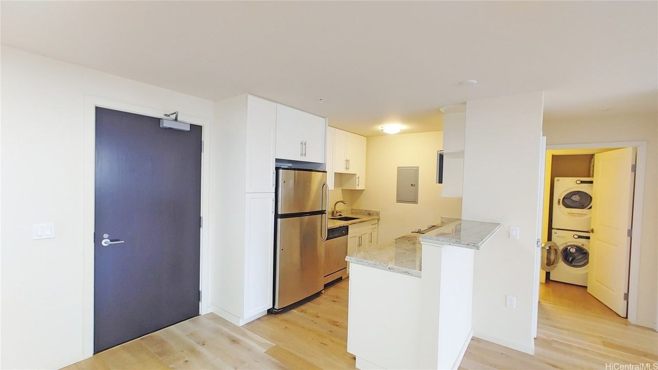 1820 Kaioo Dr Apt A406 #A406 - Photo 4 of 21