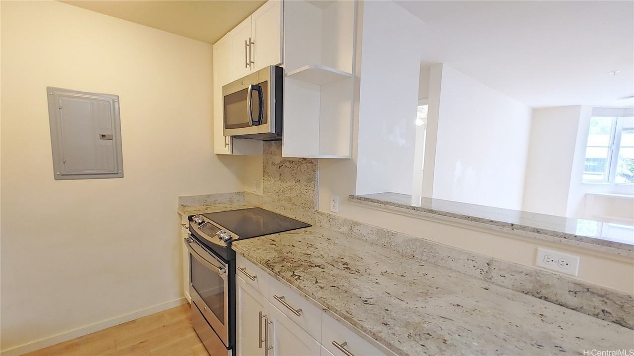 1820 Kaioo Dr Apt A406 #A406 - Photo 6 of 21