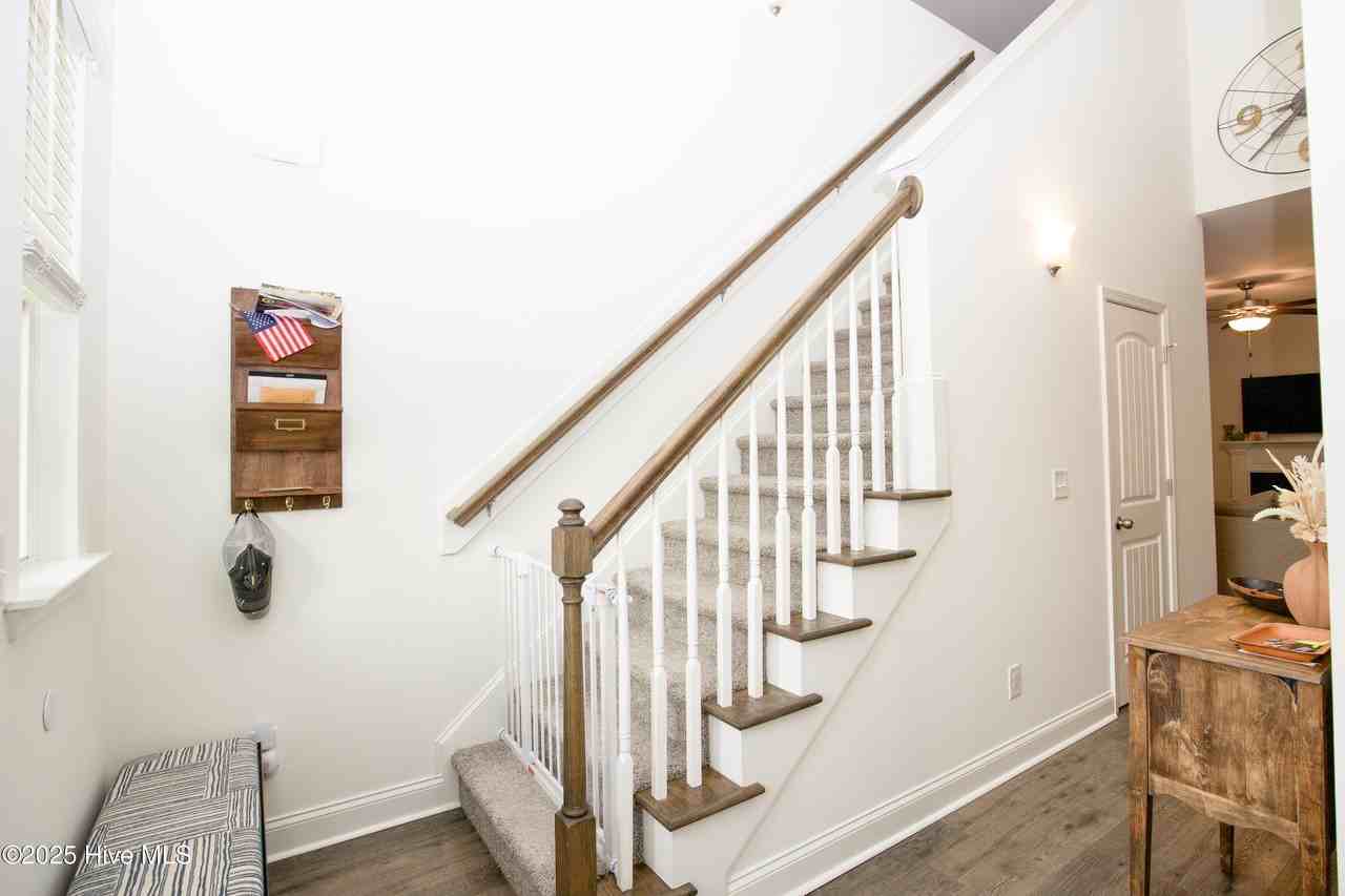 172 Mayfield Ct - Photo 3 of 45