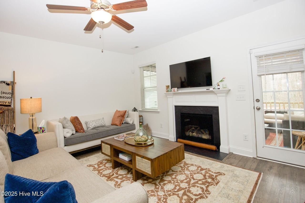 172 Mayfield Ct - Photo 7 of 45