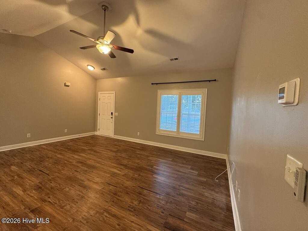 106 Moonstone Ct - Photo 3 of 19