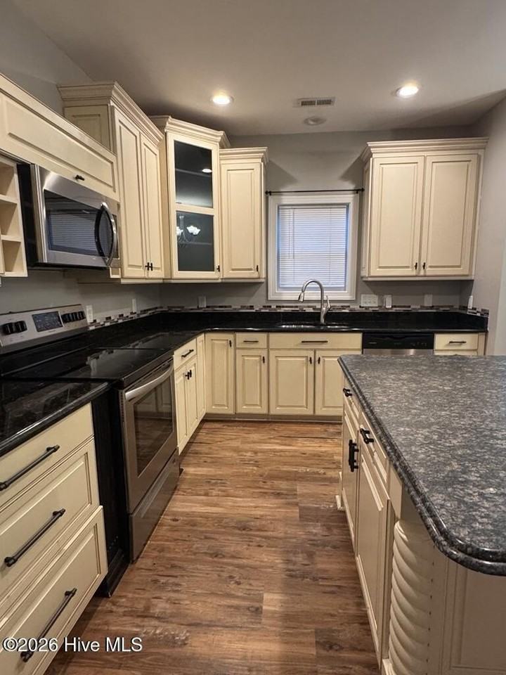 106 Moonstone Ct - Photo 5 of 19