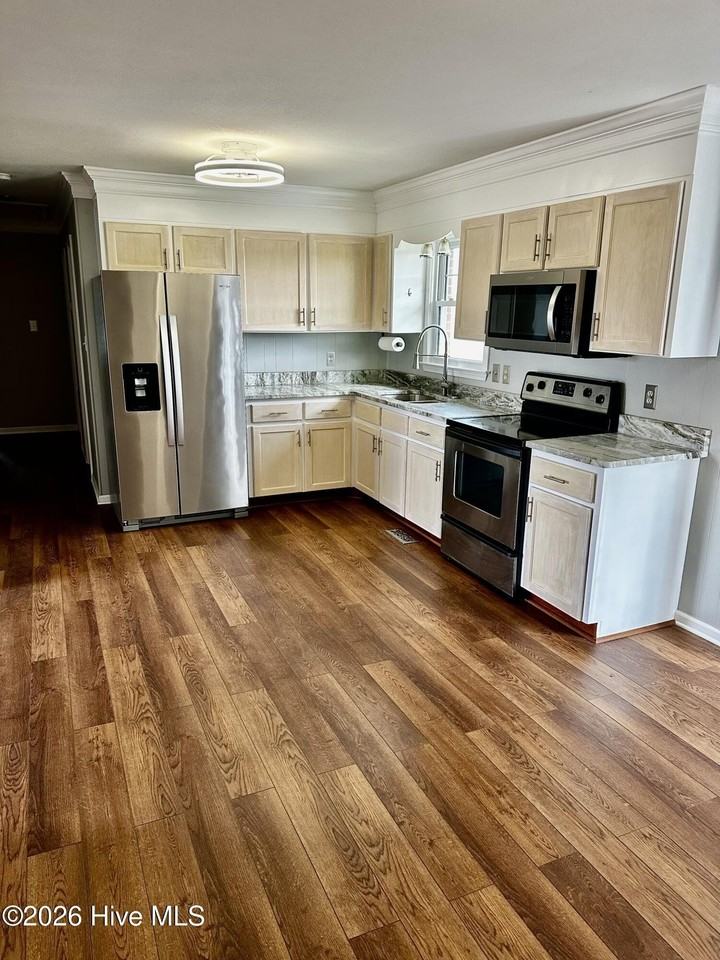 156 Stella Rd - Photo 3 of 12