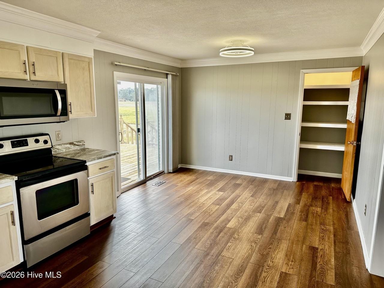 156 Stella Rd - Photo 4 of 12