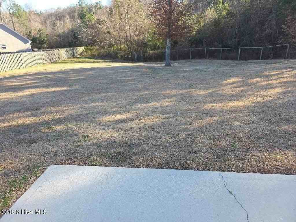 438 Mccall Dr - Photo 3 of 17