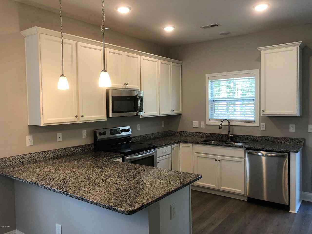 1621 Bratton Ct - Photo 2 of 17