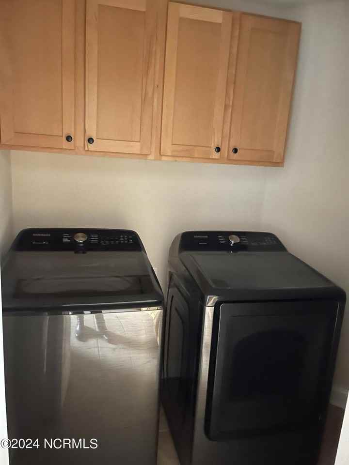 415 Elsmore Dr - Photo 5 of 19