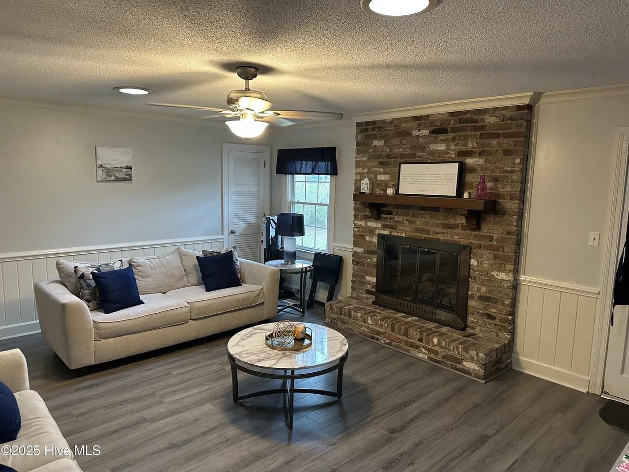 2318 Alyson Dr N - Photo 4 of 16