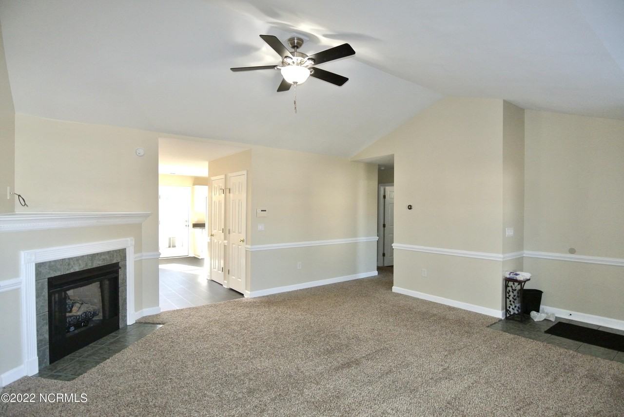 107 Sellhorn Blvd - Photo 6 of 27