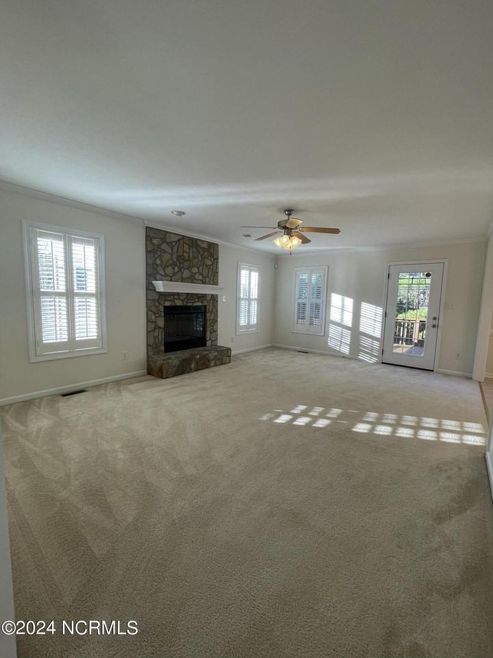 200 Londonberry Ln - Photo 4 of 15