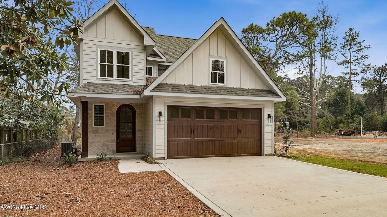 1405 N May St - Photo 2 of 37