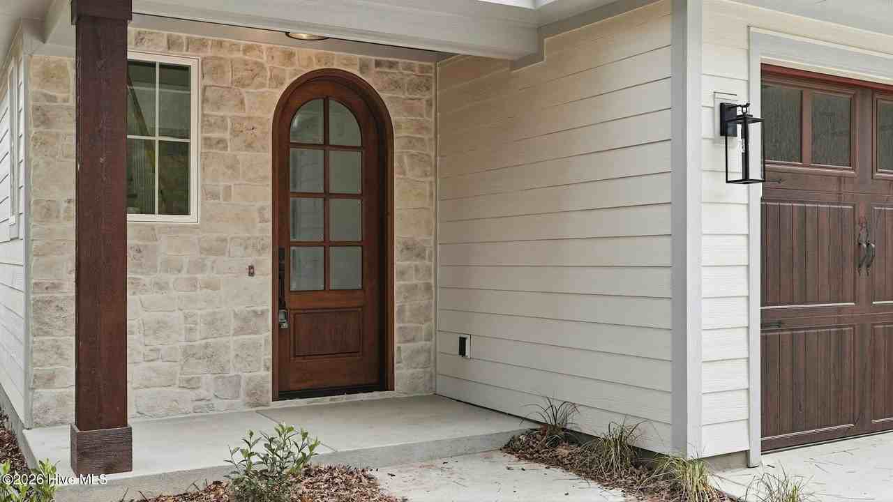 1405 N May St - Photo 3 of 37