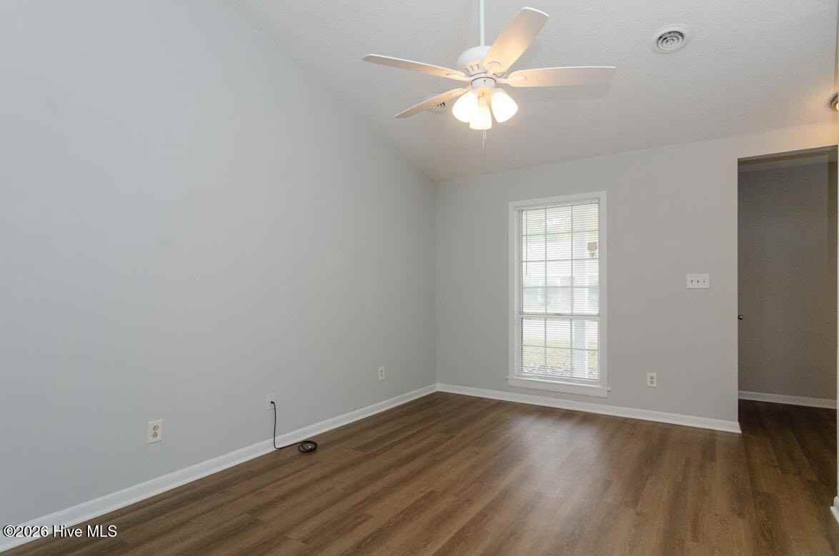 818 Varsity Dr - Photo 3 of 19