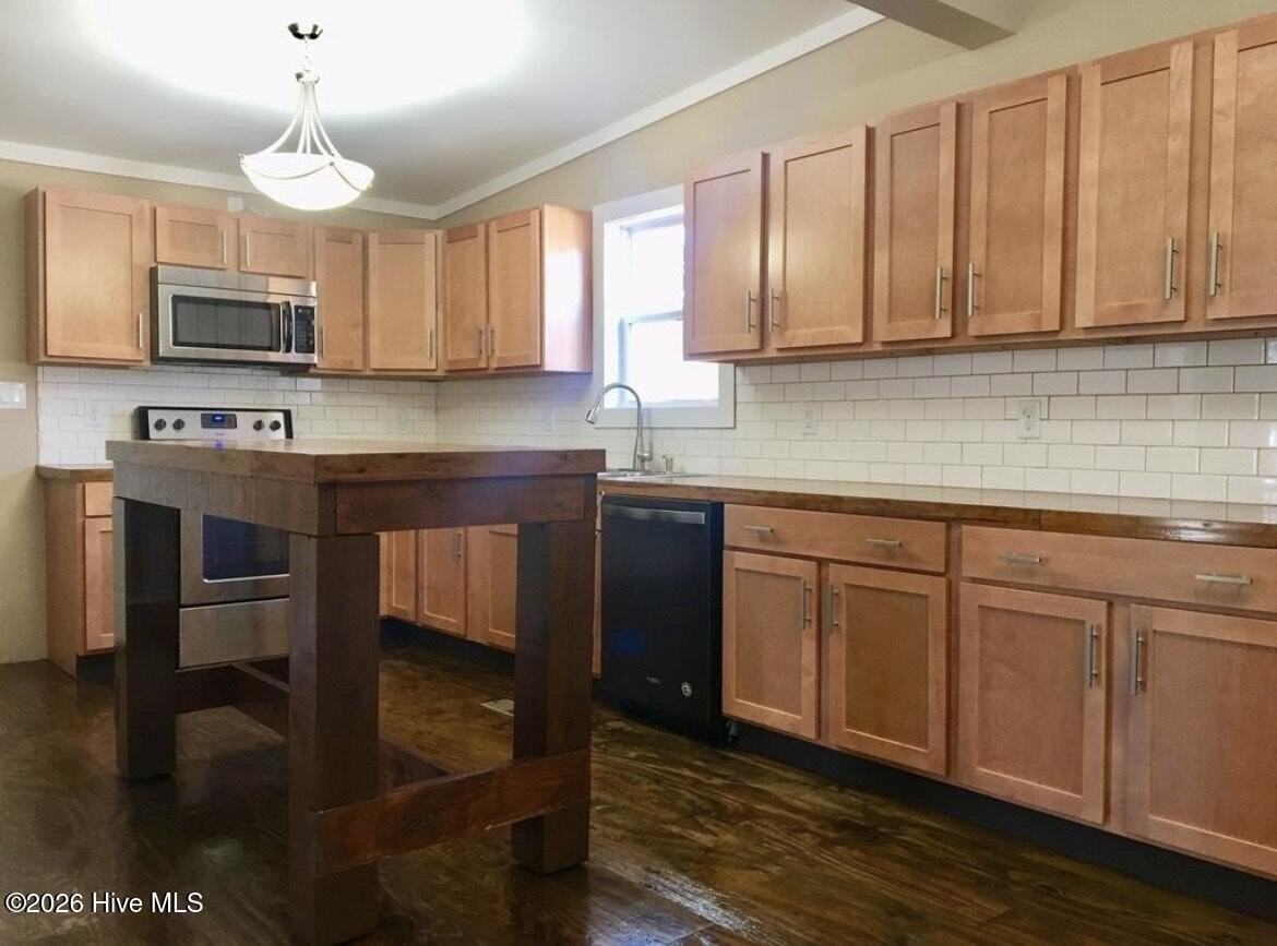 1207 Grace St - Photo 3 of 6