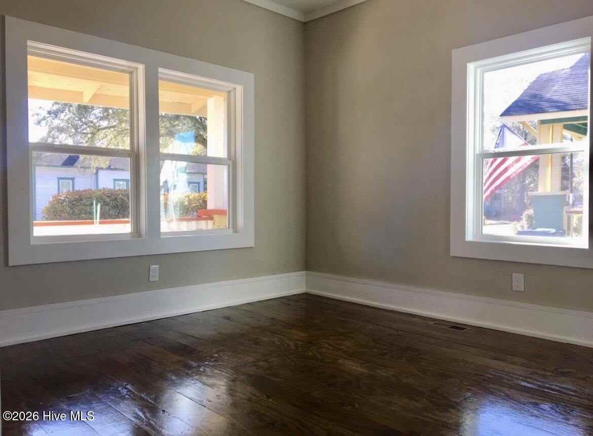 1207 Grace St - Photo 4 of 6