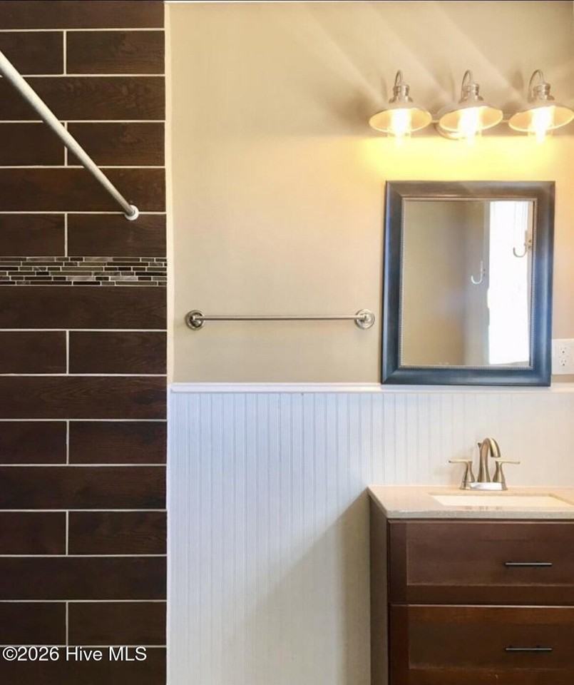 1207 Grace St - Photo 6 of 6