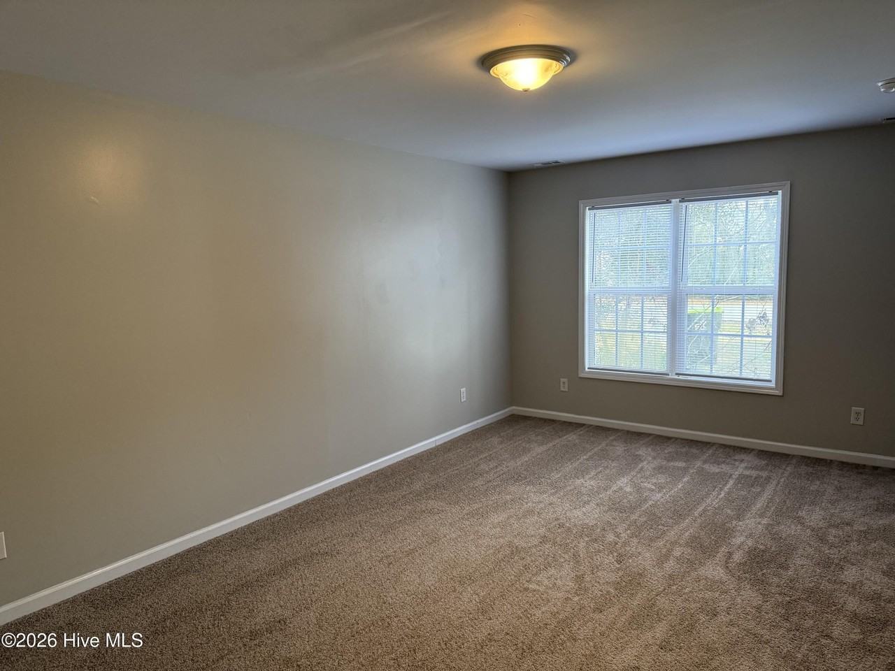 122 Short St - Photo 3 of 9