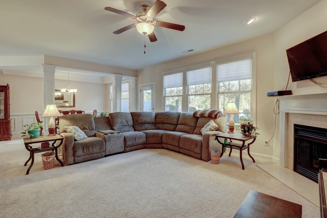 4303 Peeble Dr - Photo 4 of 32