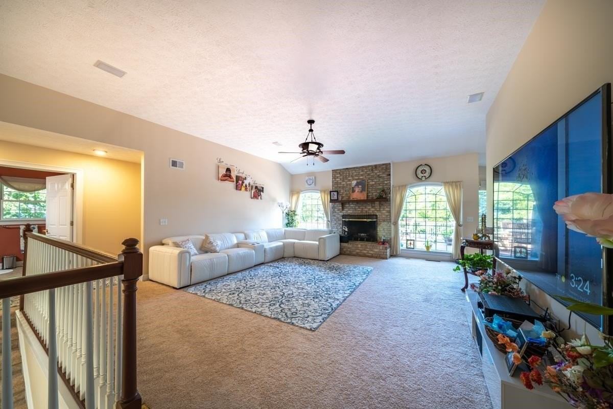 285 Steeplechase Dr - Photo 6 of 38