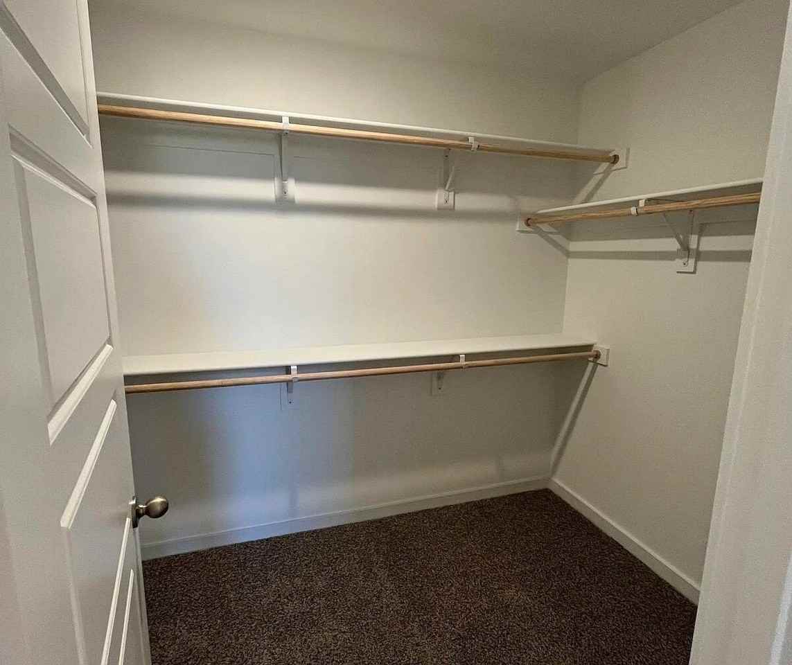 7452 8th St - Photo 7 of 10