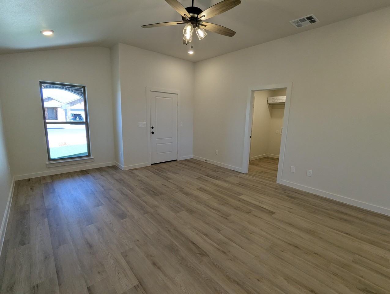 Cottonwood Ave - Photo 3 of 30