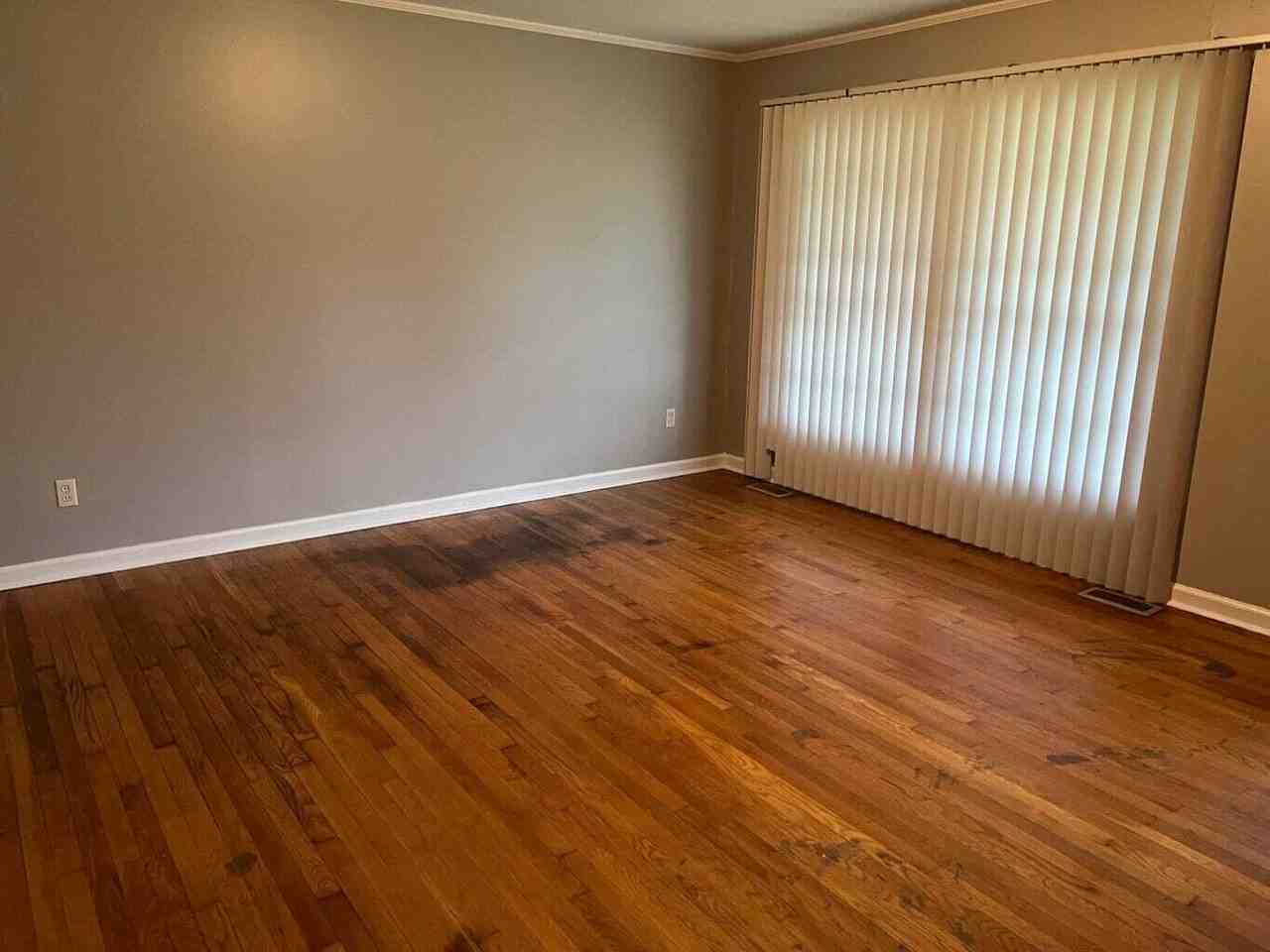 2391 Allen Dr - Photo 3 of 8