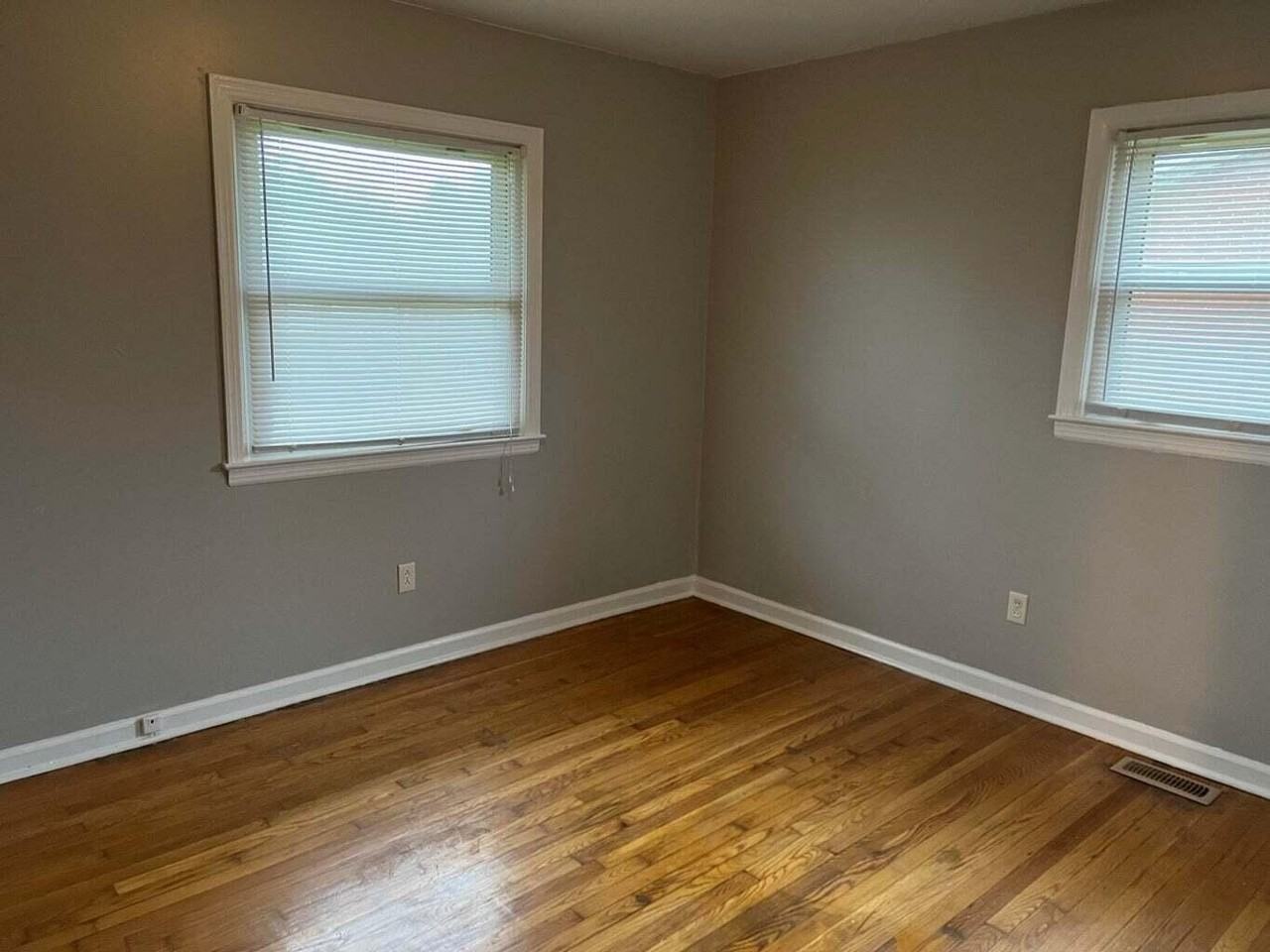 2391 Allen Dr - Photo 4 of 8