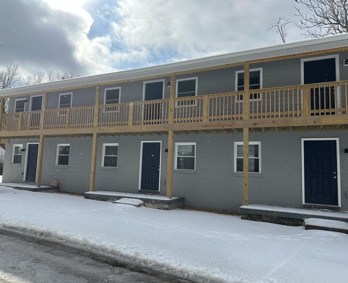 402 Gunn St Apt 101 #101