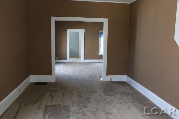 118 Clinton St - Photo 3 of 10