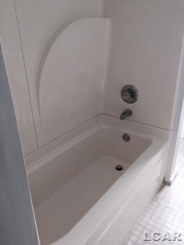 118 Clinton St - Photo 6 of 10