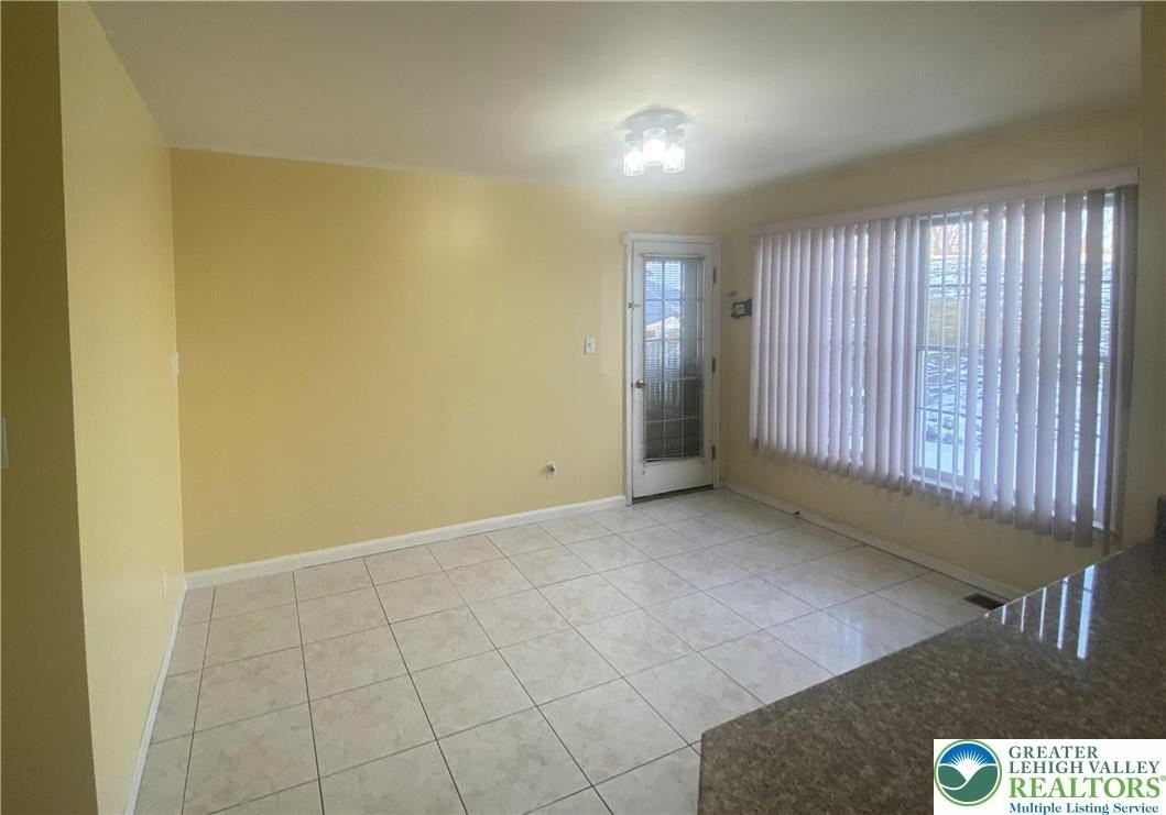 3104 Peacock Dr - Photo 5 of 14