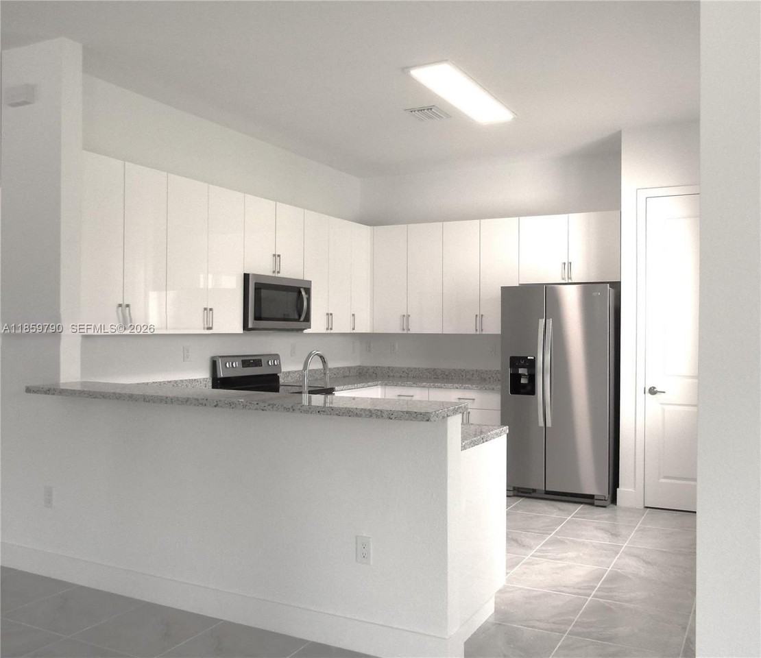 11998 Sw 232nd St - Photo 5 of 28