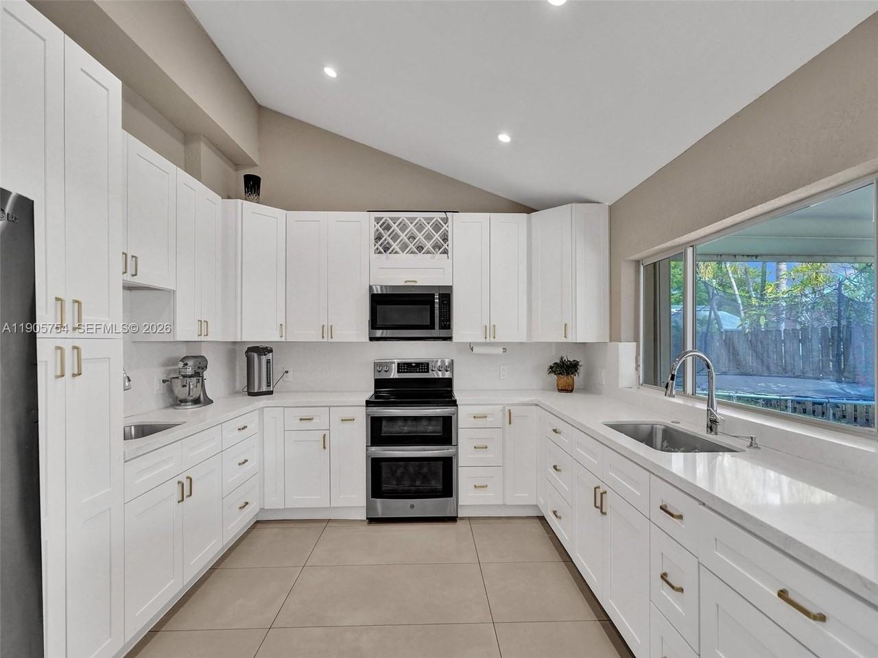 9700 Nw 33rd St #9700 - Photo 6 of 28