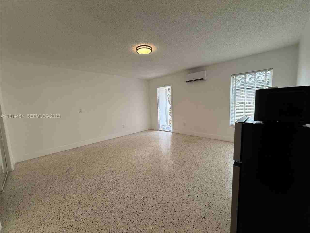 3144 Nw 29th St #2 - Photo 5 of 6