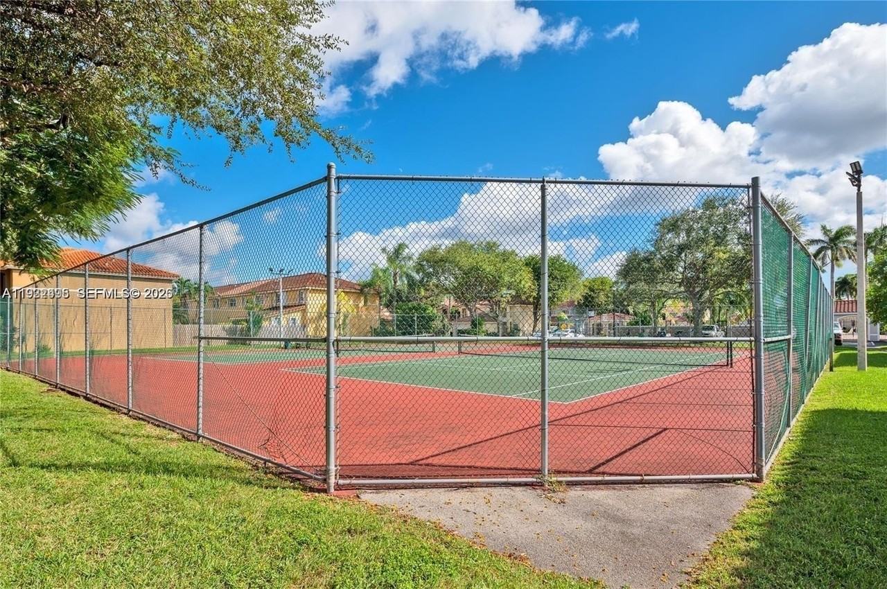 13929 Sw 102nd Ter - Photo 7 of 26