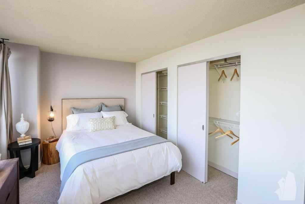 S Michigan Ave #2302 - Photo 6 of 8