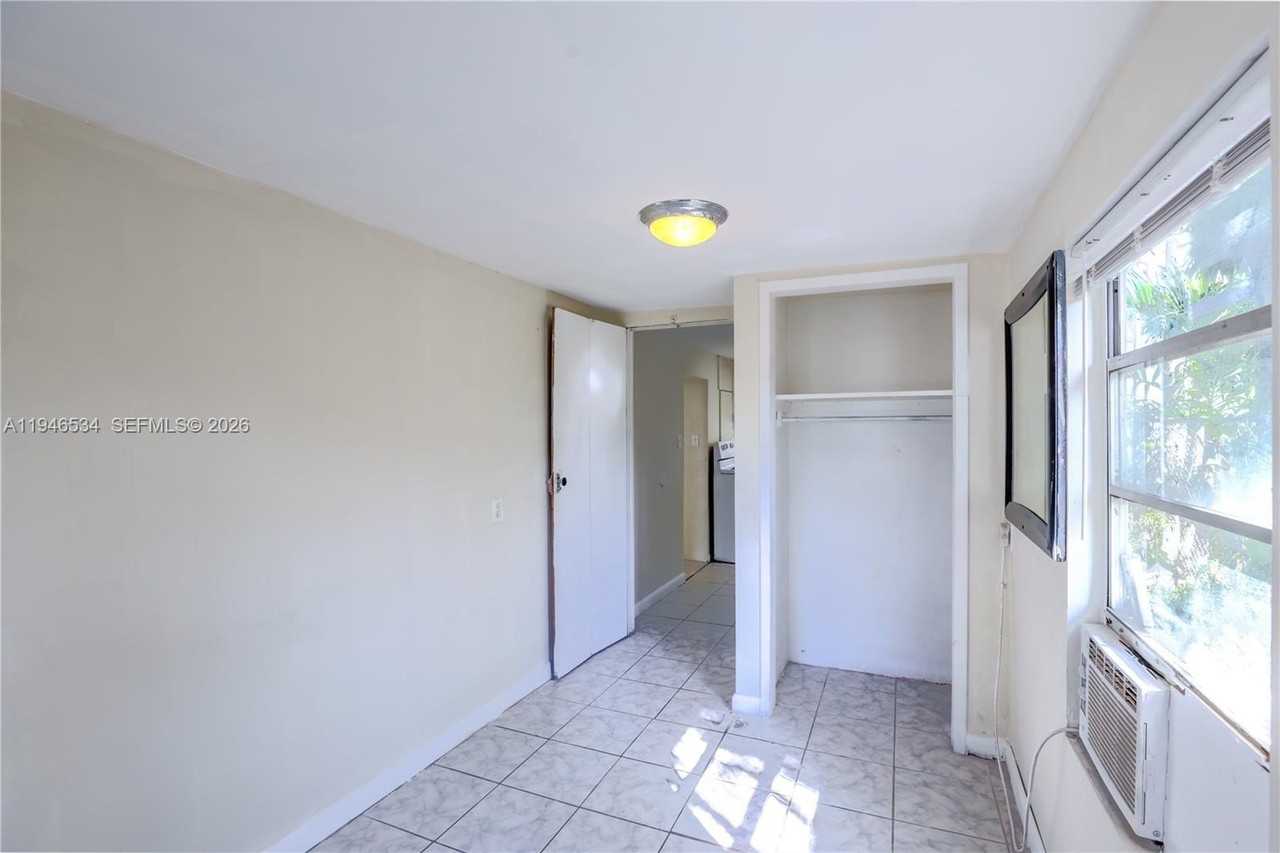 2250 Ne 136th St #0 - Photo 6 of 18