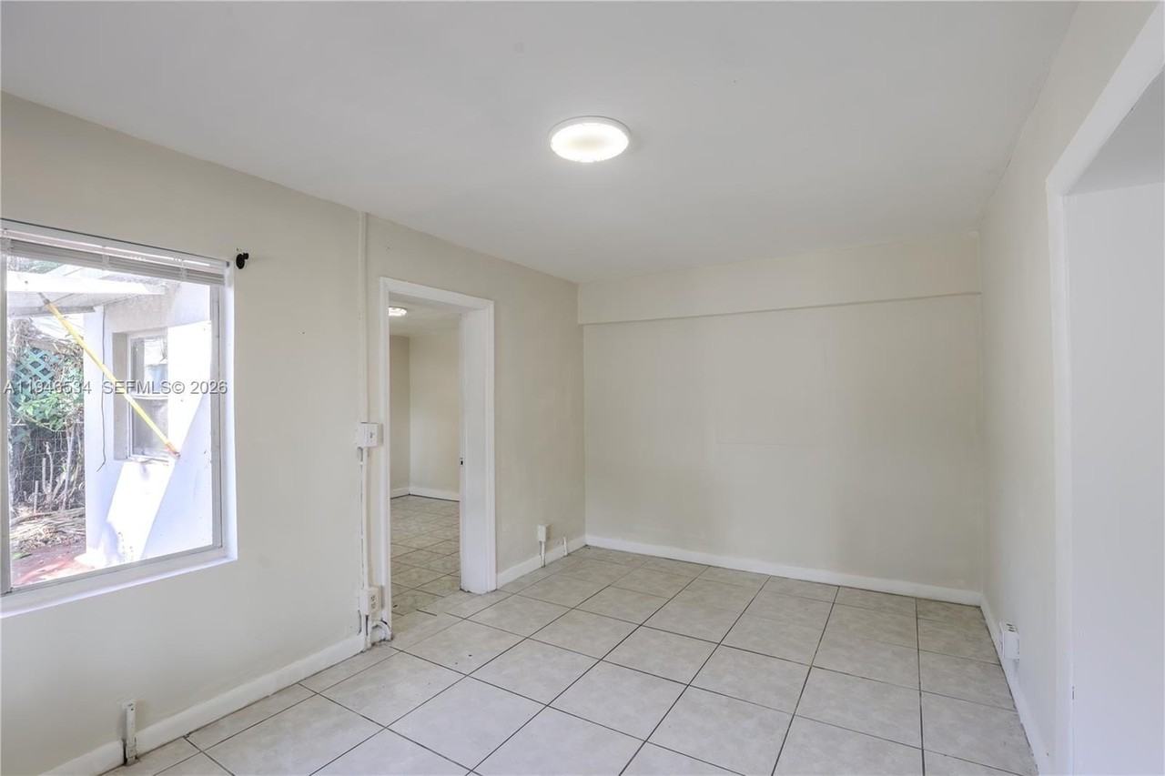 2250 Ne 136th St #0 - Photo 7 of 18