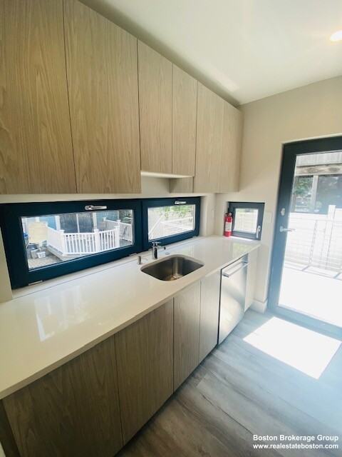 5 W 3rd Street Pl #REAR - Photo 2 of 25