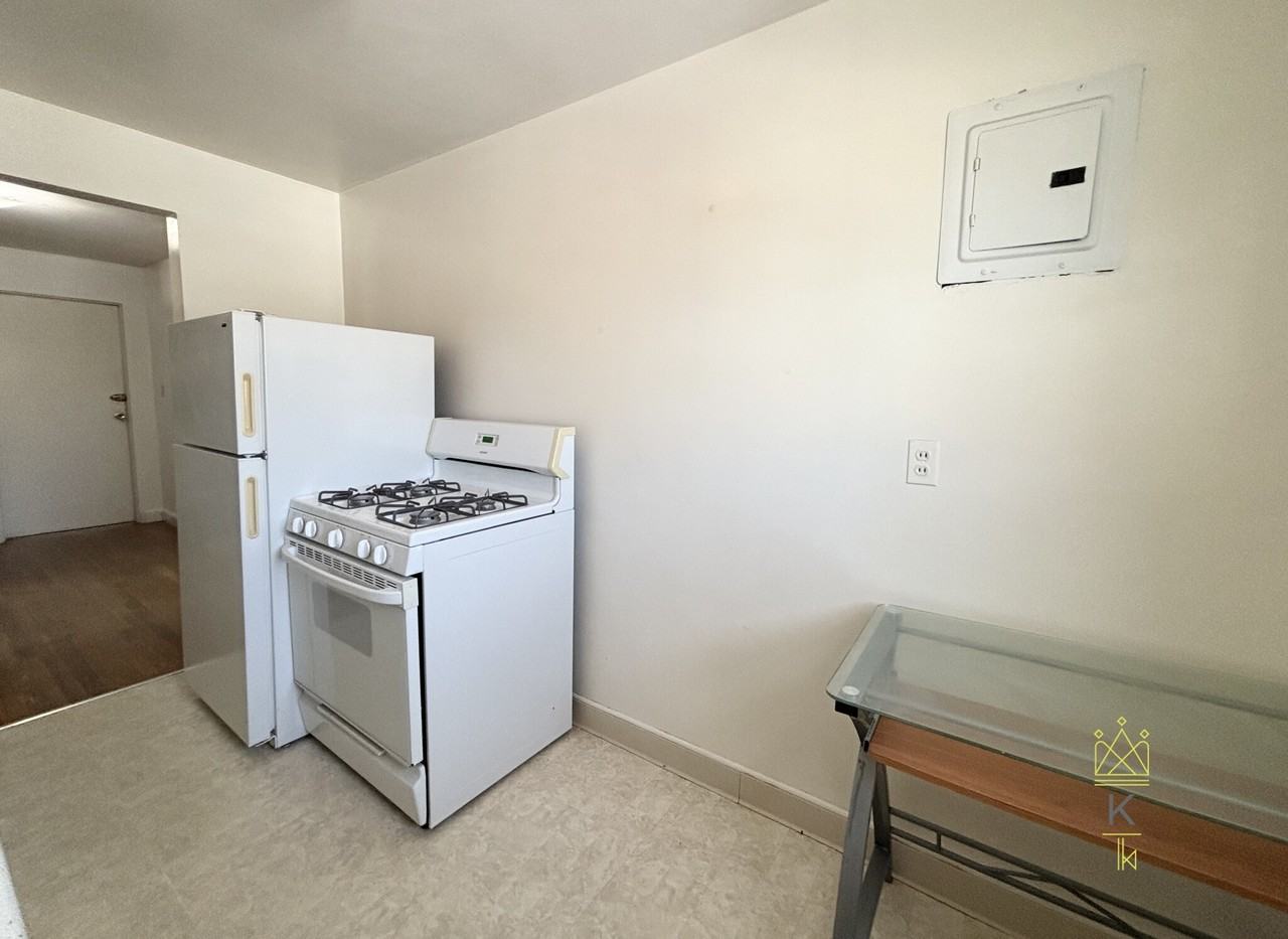 49 Broadway #10 - Photo 6 of 11