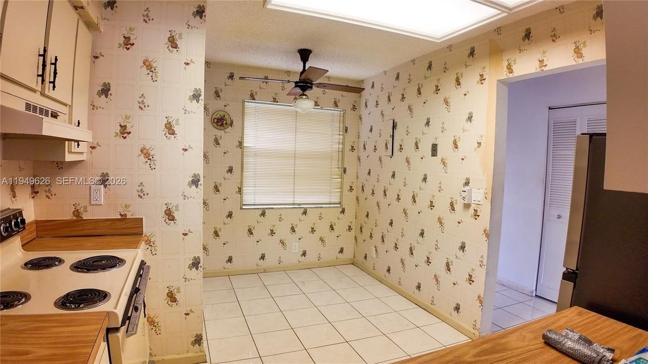 7220 Lake Circle Dr #203 - Photo 4 of 20