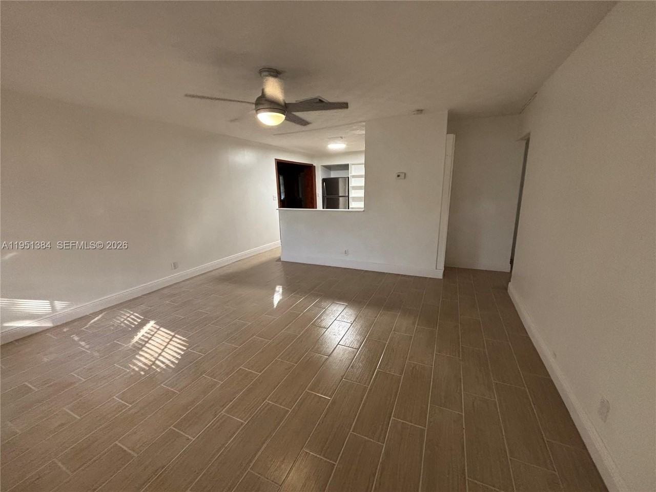 2510 Ne 9th Ter - Photo 6 of 33